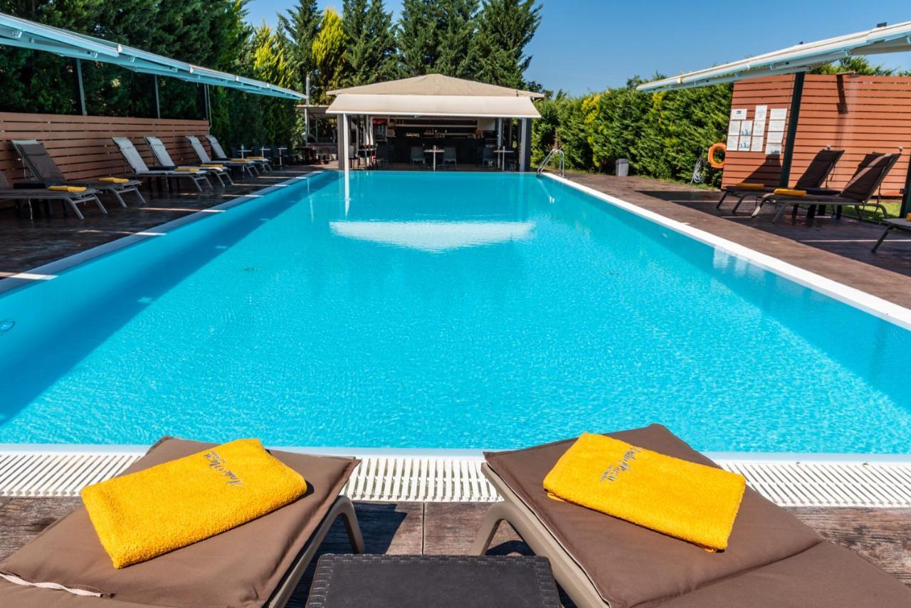 Aparthotel Anilio Plaza Zacharo Esterno foto