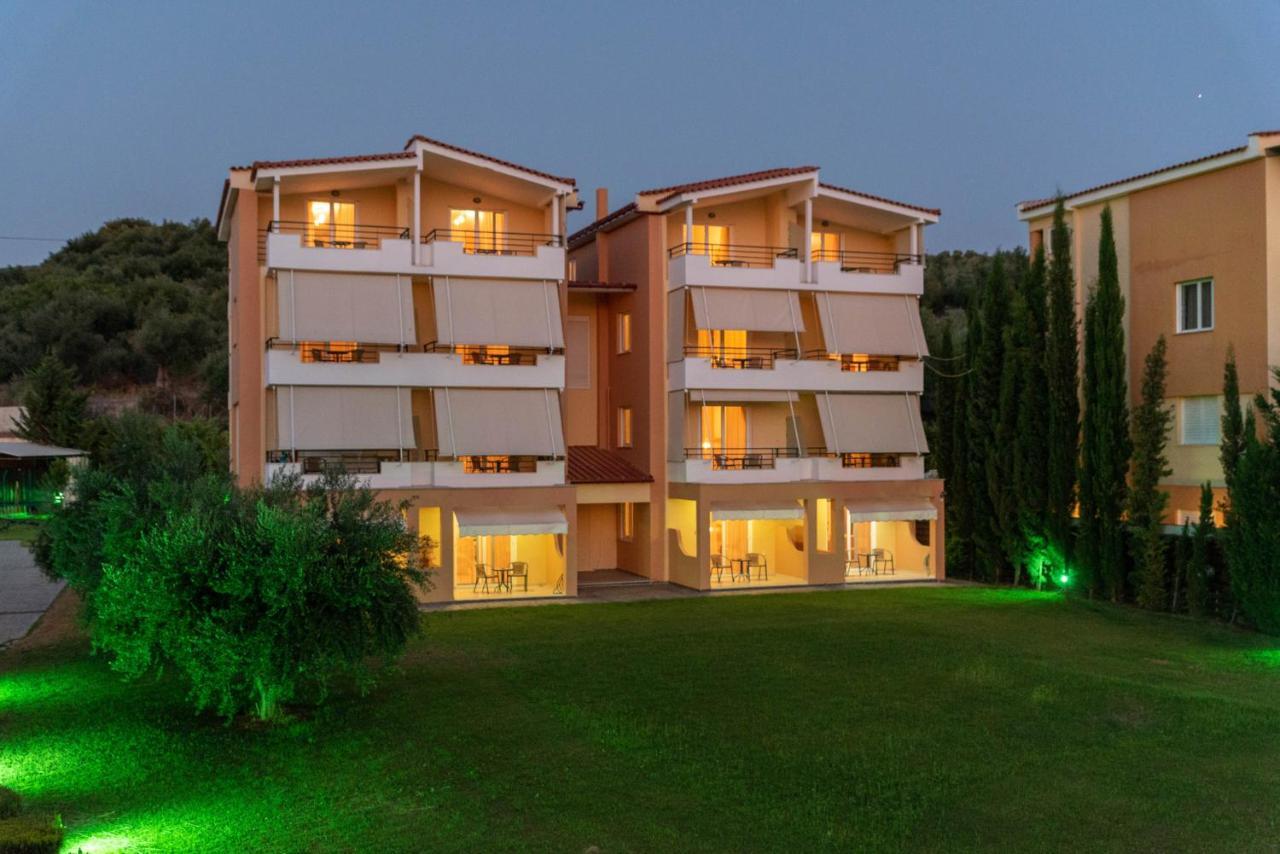 Aparthotel Anilio Plaza Zacharo Esterno foto
